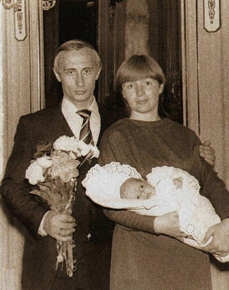 Владимир Путин с женой в молодости