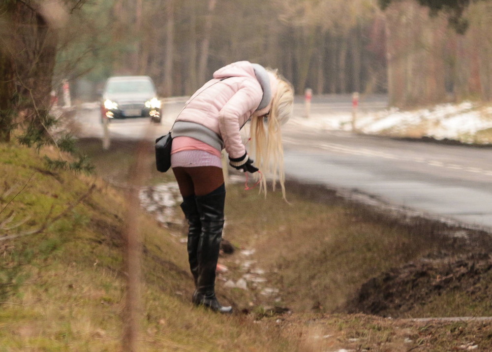 Blonde Nutte bei hammer Vierer 