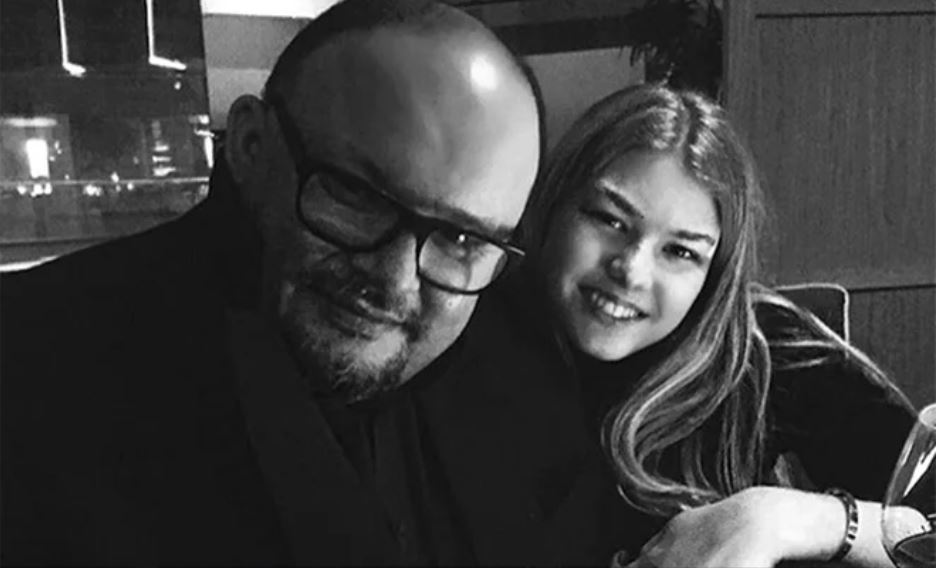 Молитва от чародейства и колдовства всем святым. Я тебя люблю лп. Бросил беременную ушел к другой. Отец моей подруги читать без сокращений. Цитаты про лучшую подругу до слез.