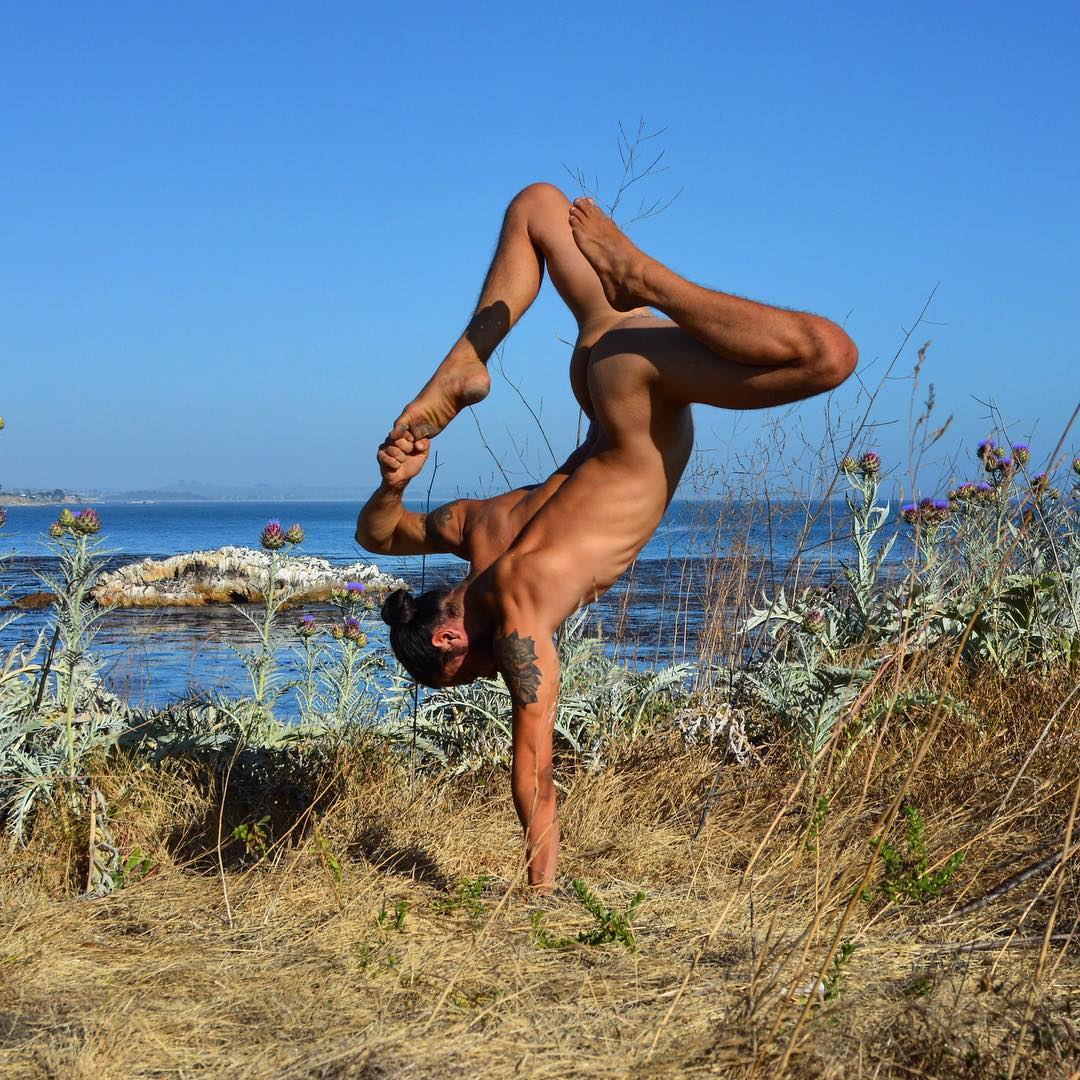 Marling yoga nuda