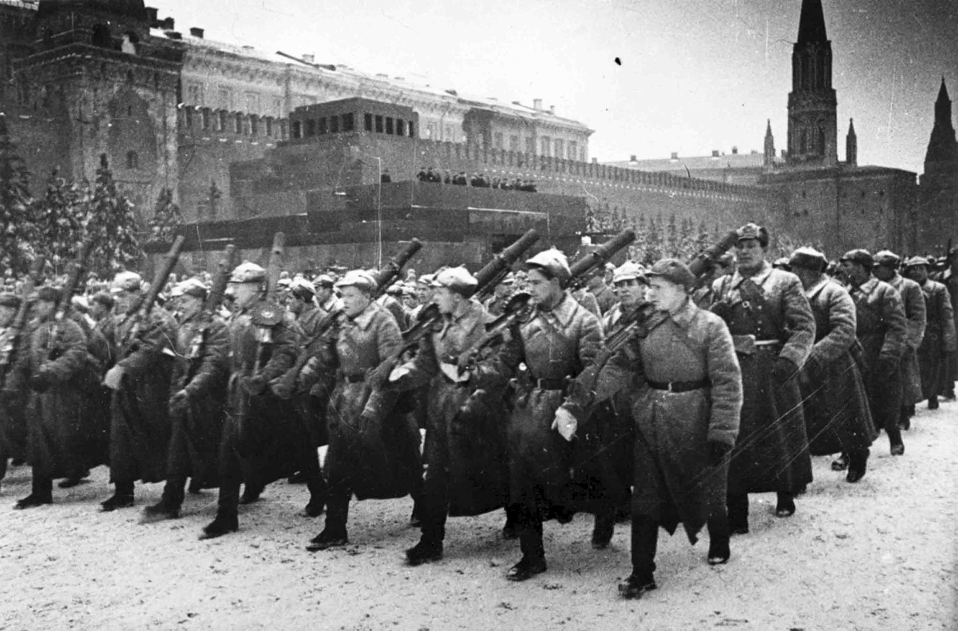 Military parade on Red Square. Moscow, November 7, 1941. Photography is interesting because the Red Army soldiers dressed in winter hats obsolete, canceled in July 1940