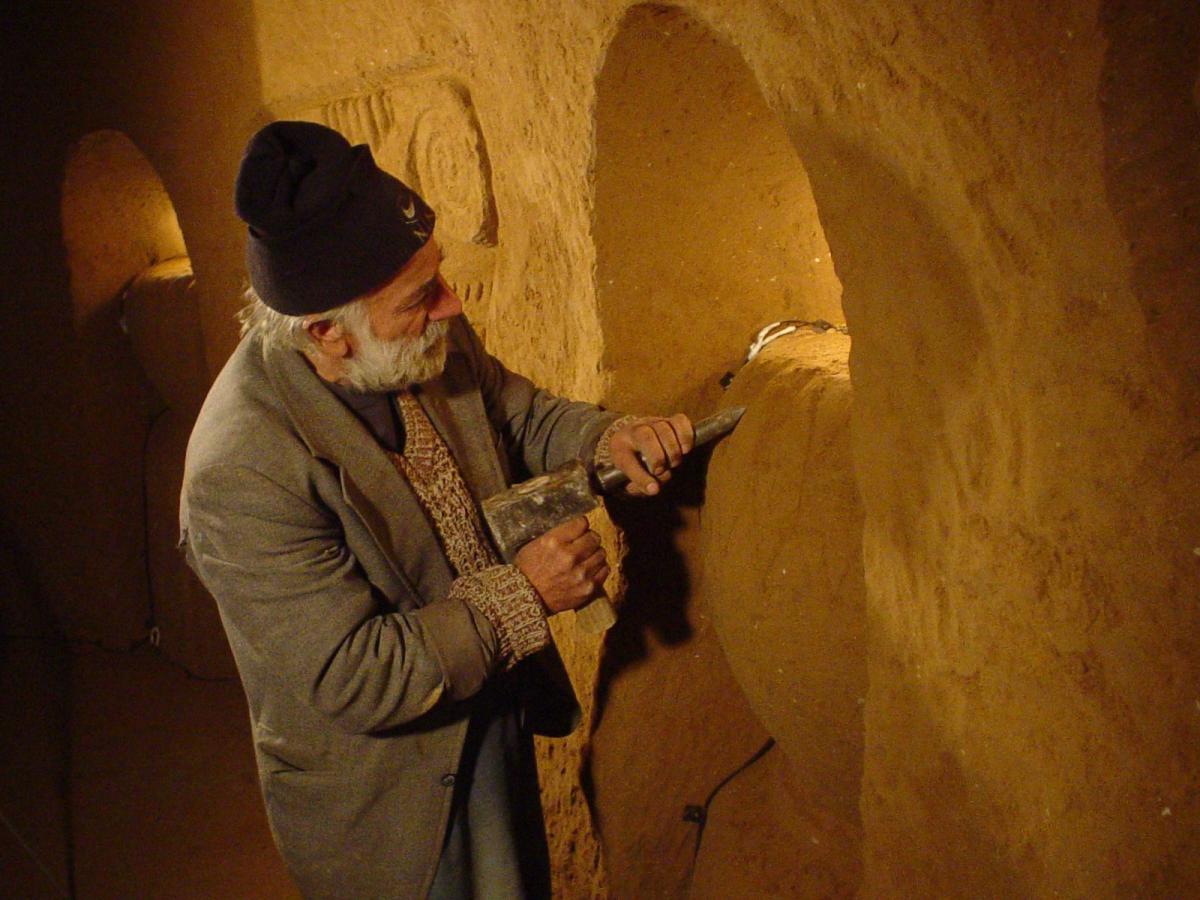 ереван пещера дедушки левона. армения подземный храм левона. храм-пещера дедушки левона. храм дедушки левона в армении. дед пещера.