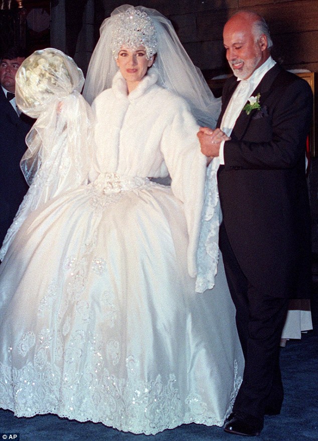 Свадебное платье Селин Дион было названо одним из самых экстравагантных в и...