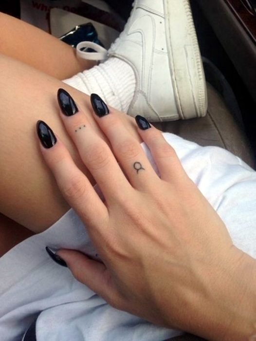 14 минималистичных татуировок, которые смотрятся очень стильно и элегантно