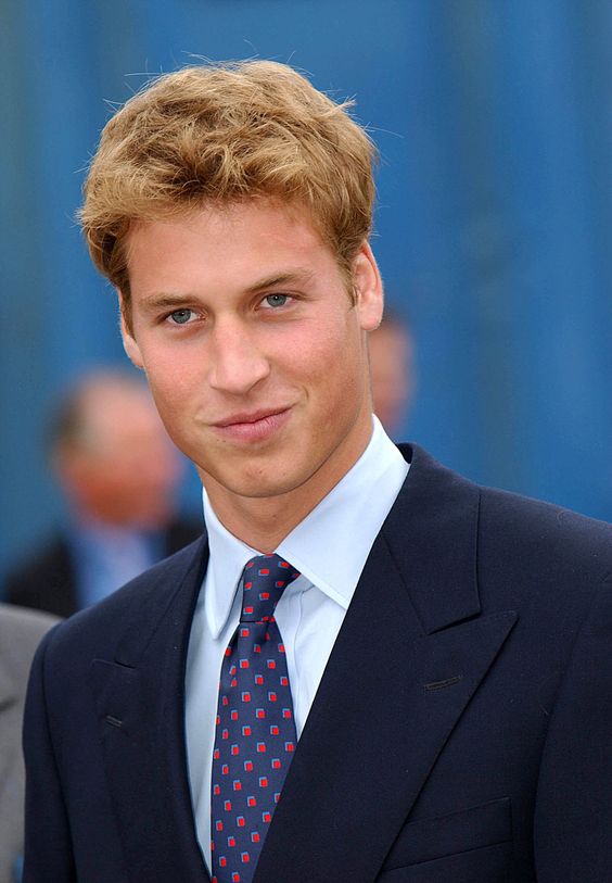 20 фотографий принца Уильяма, которые показывают, как на самом деле красавчиком он является
