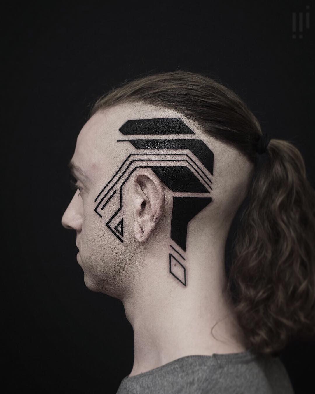 Cyber tattoo. Тату киберпанк. Тату в стиле киебр панка. Тату в стиле киберпанка. Киберпанк тату на голове.