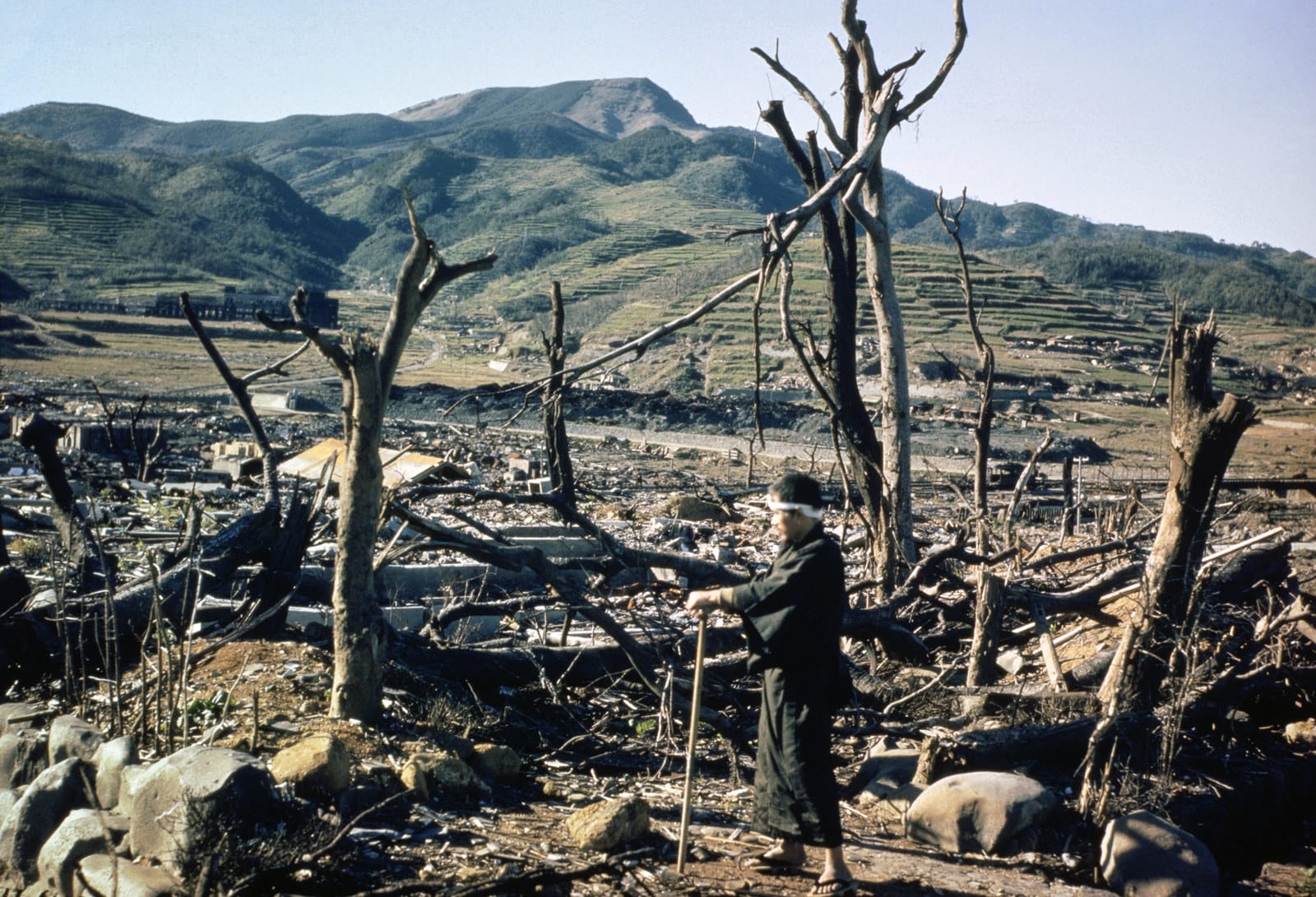 Земля после взрывов. Япония Хиросима и Нагасаки.