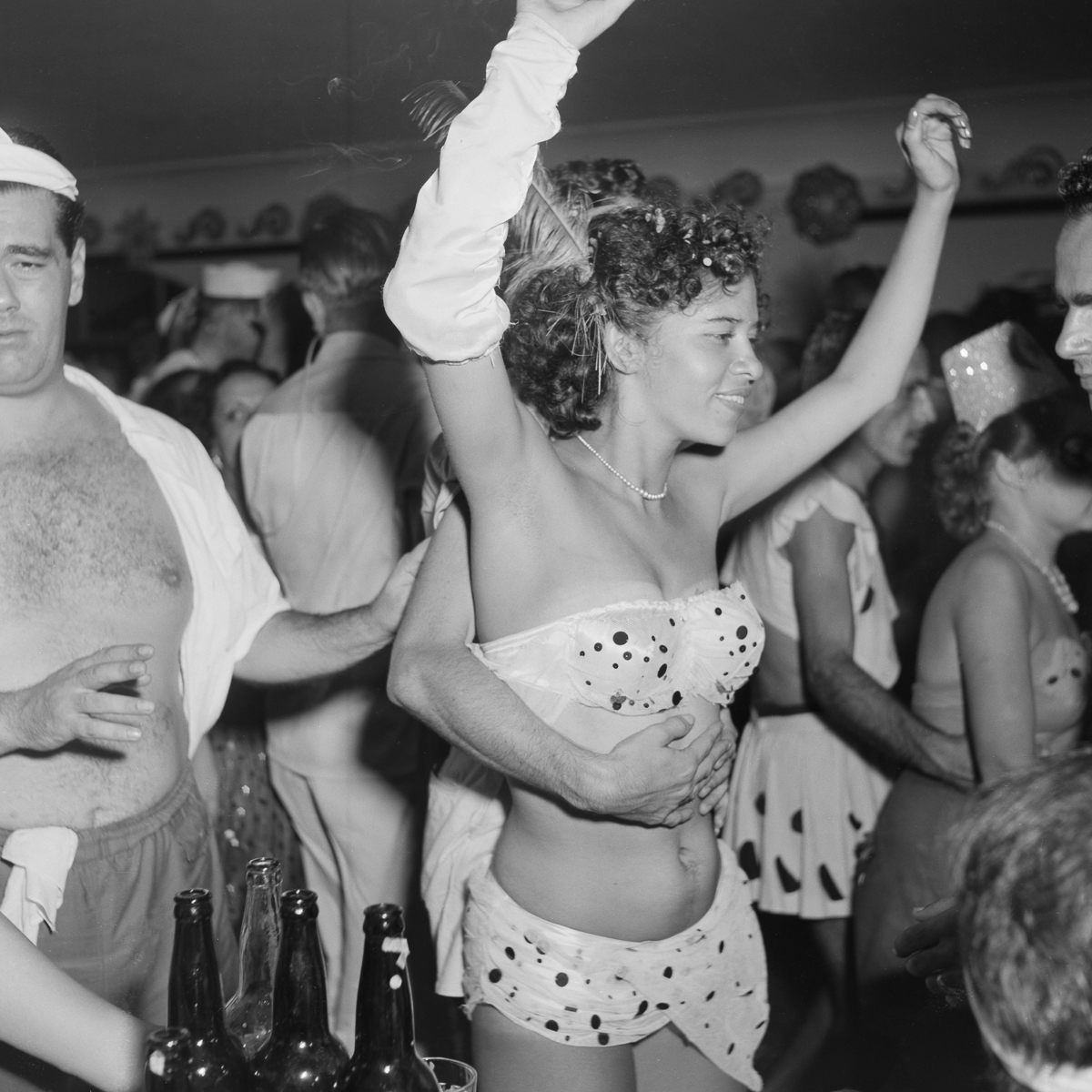 foto-smotret-foto-video-orgii-retro